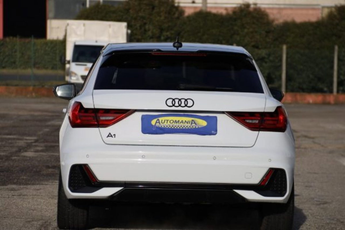 Audi A1 Sportback 35 TFSI S tronic Identity Black (4)