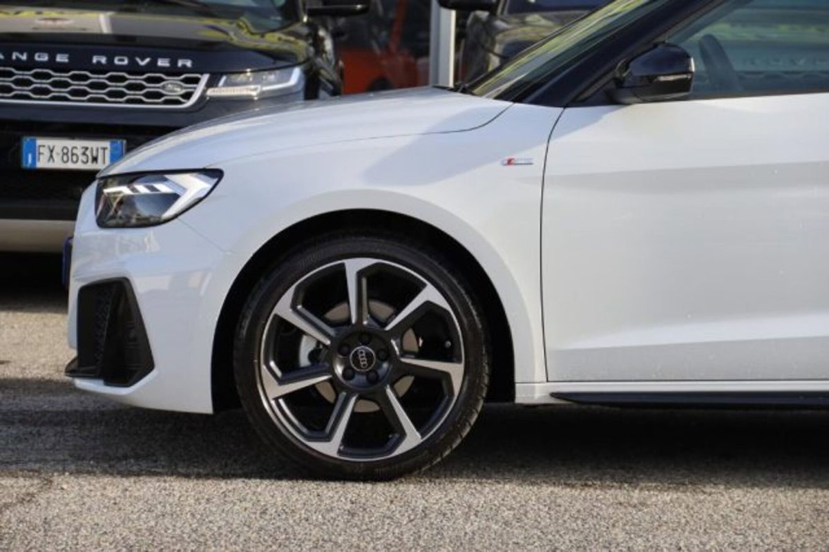 Audi A1 Sportback 35 TFSI S tronic Identity Black (6)