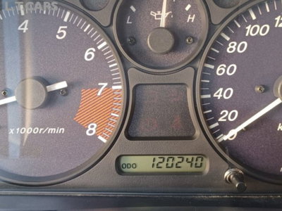 Mazda MX-5 1.6i 16V cat (8)