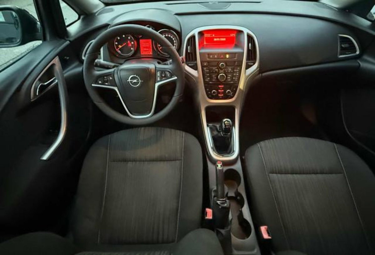 Opel Astra Station Wagon 1.7 CDTI 110CV Sports Cosmo (12)