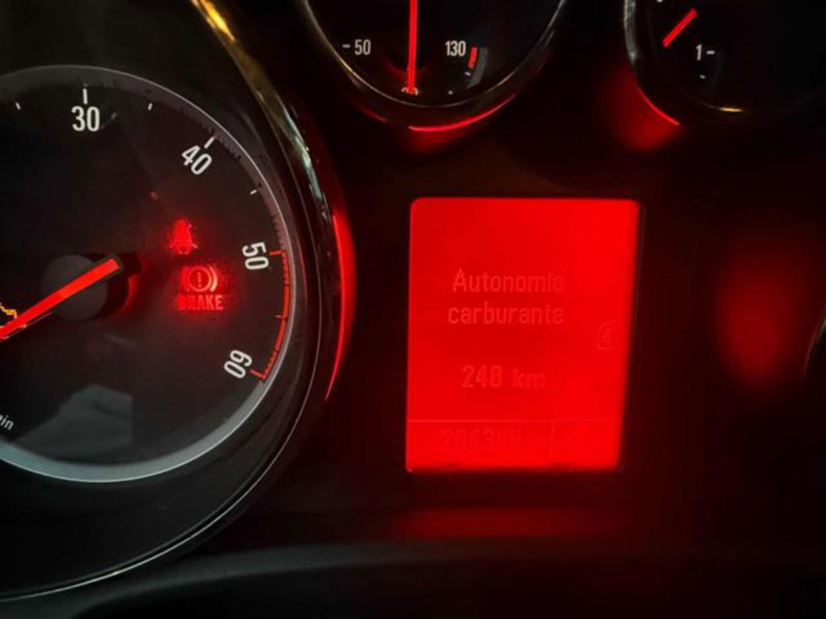 Opel Astra Station Wagon 1.7 CDTI 110CV Sports Cosmo (8)