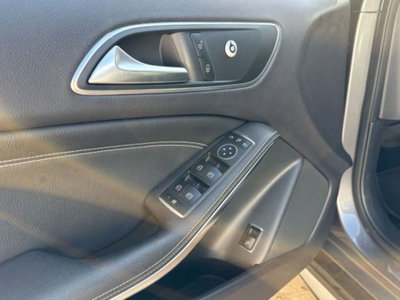 Mercedes-Benz GLA SUV 200 d Premium (13)