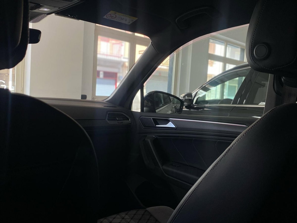 Volkswagen Tiguan Allspace 2.0 TDI 200 CV SCR DSG 4MOTION R-Line (19)