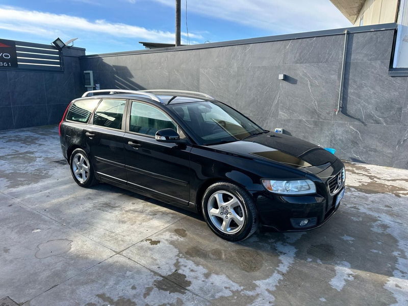 Volvo V50 D2 R-design
