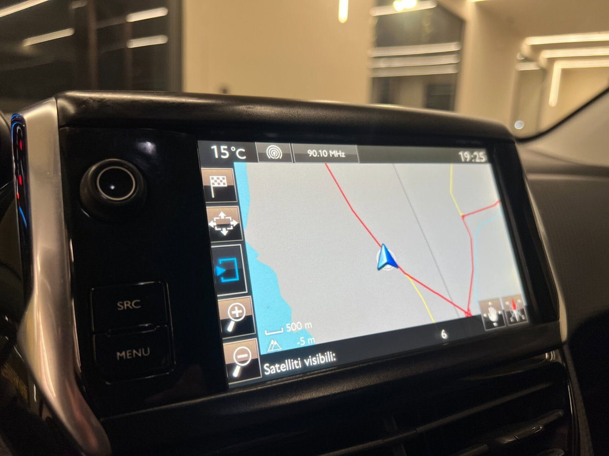 Peugeot 2008 e-HDi 92 CV Stop&Start robotizzato Allure (10)