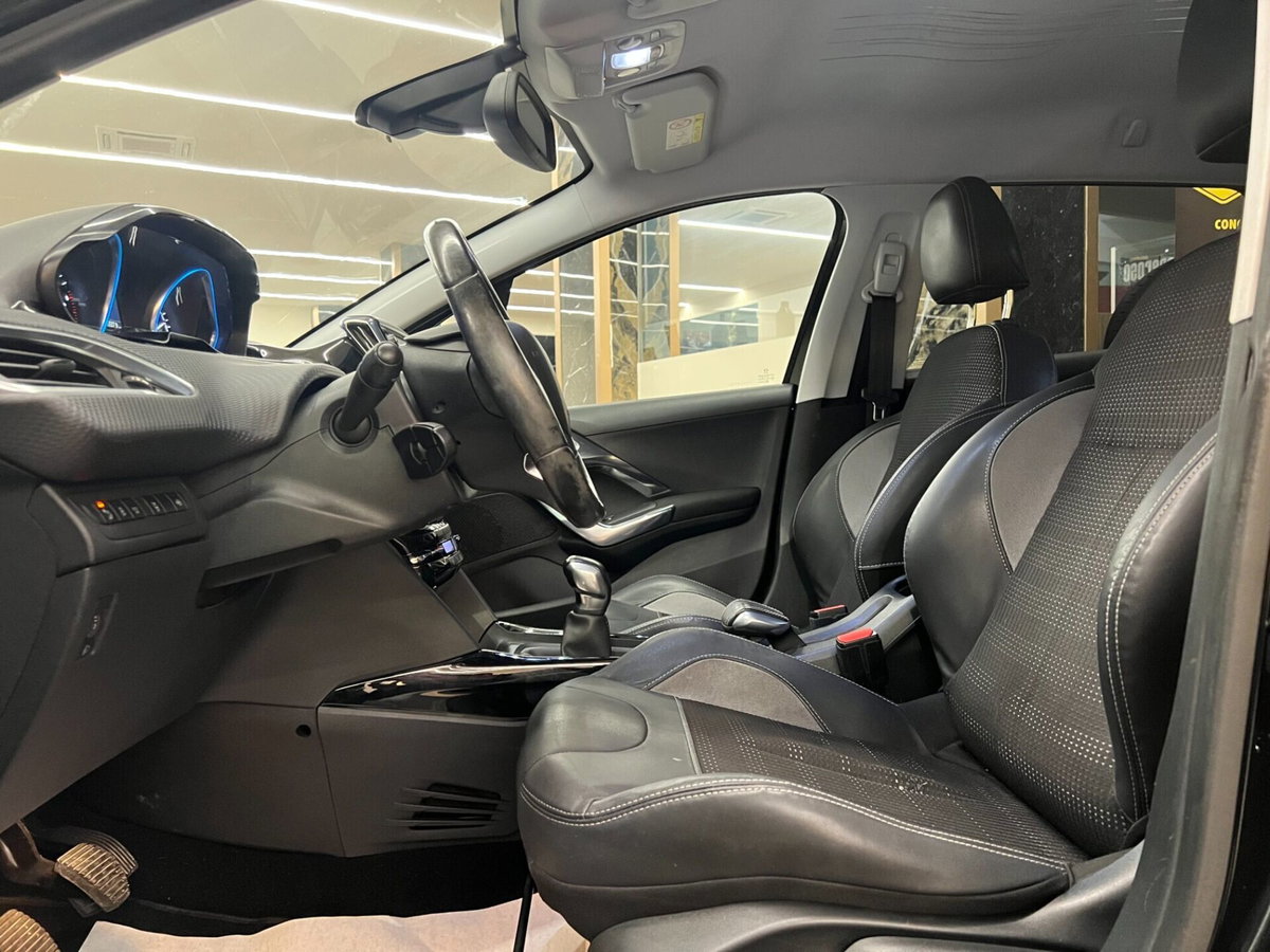 Peugeot 2008 e-HDi 92 CV Stop&Start robotizzato Allure (7)
