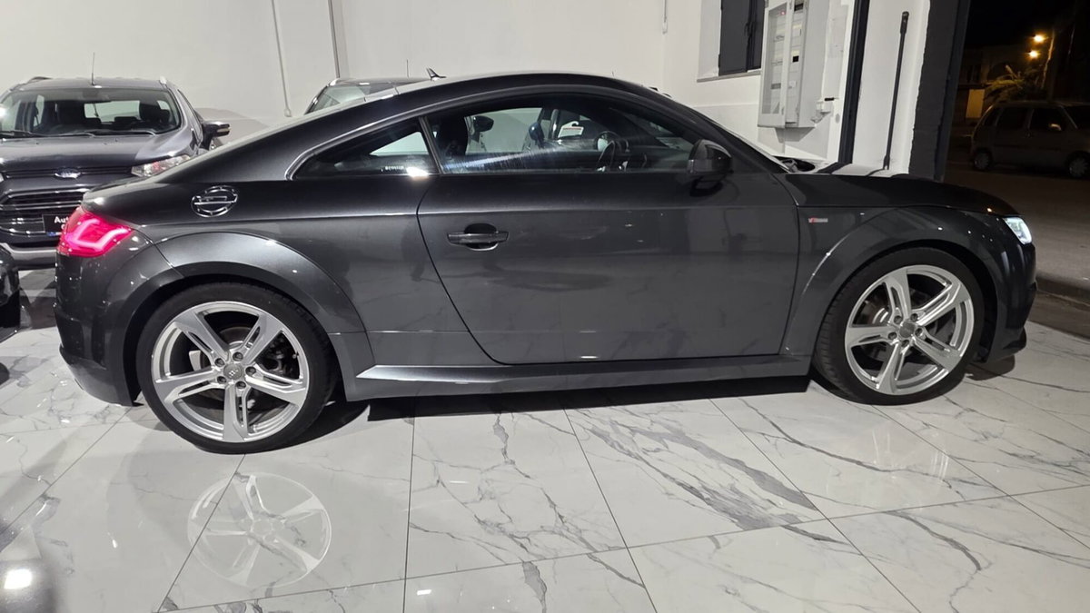 Audi TT Coupé 2.0 TDI ultra S line (14)