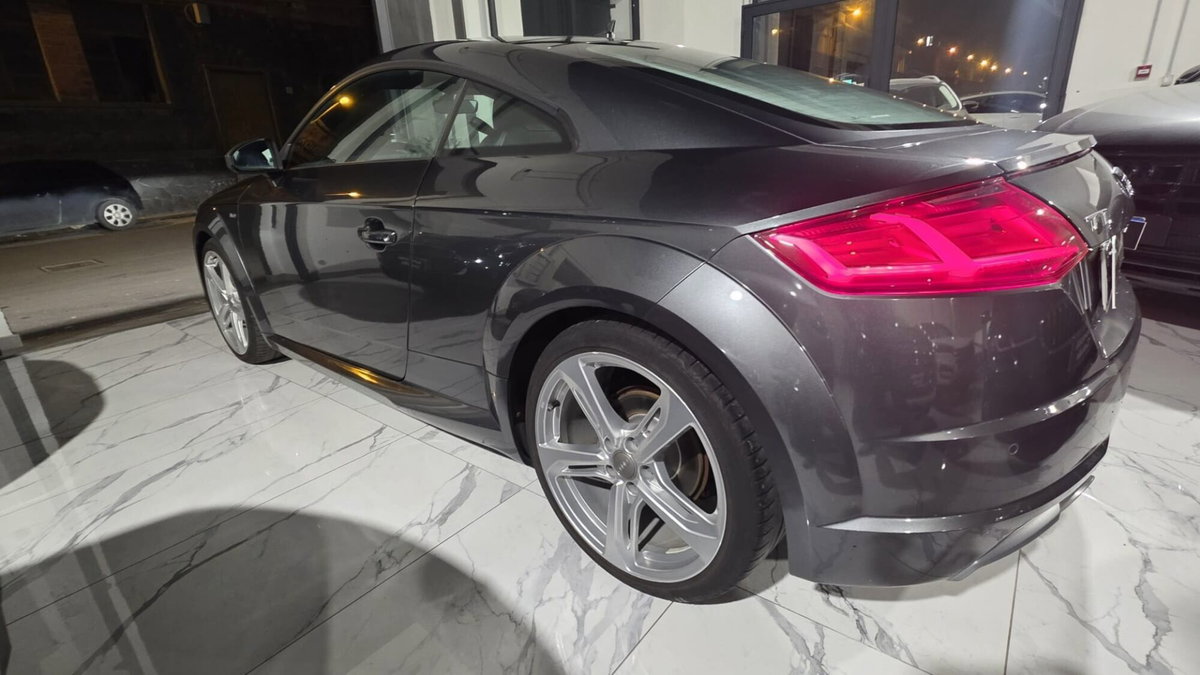 Audi TT Coupé 2.0 TDI ultra S line (16)