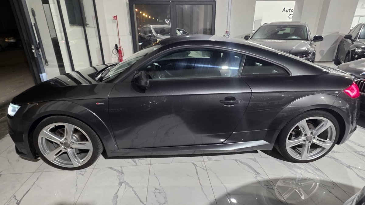 Audi TT Coupé 2.0 TDI ultra S line (6)