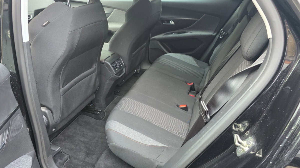 Peugeot 3008 BlueHDi 130 S&S Business (10)