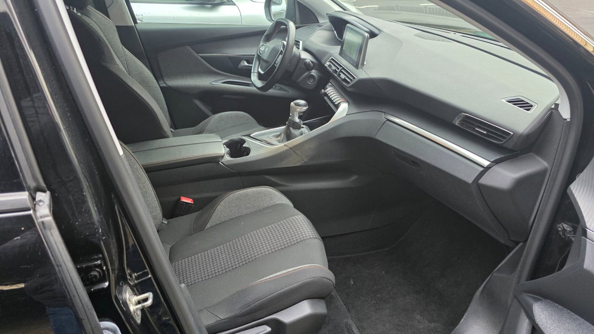 Peugeot 3008 BlueHDi 130 S&S Business (13)