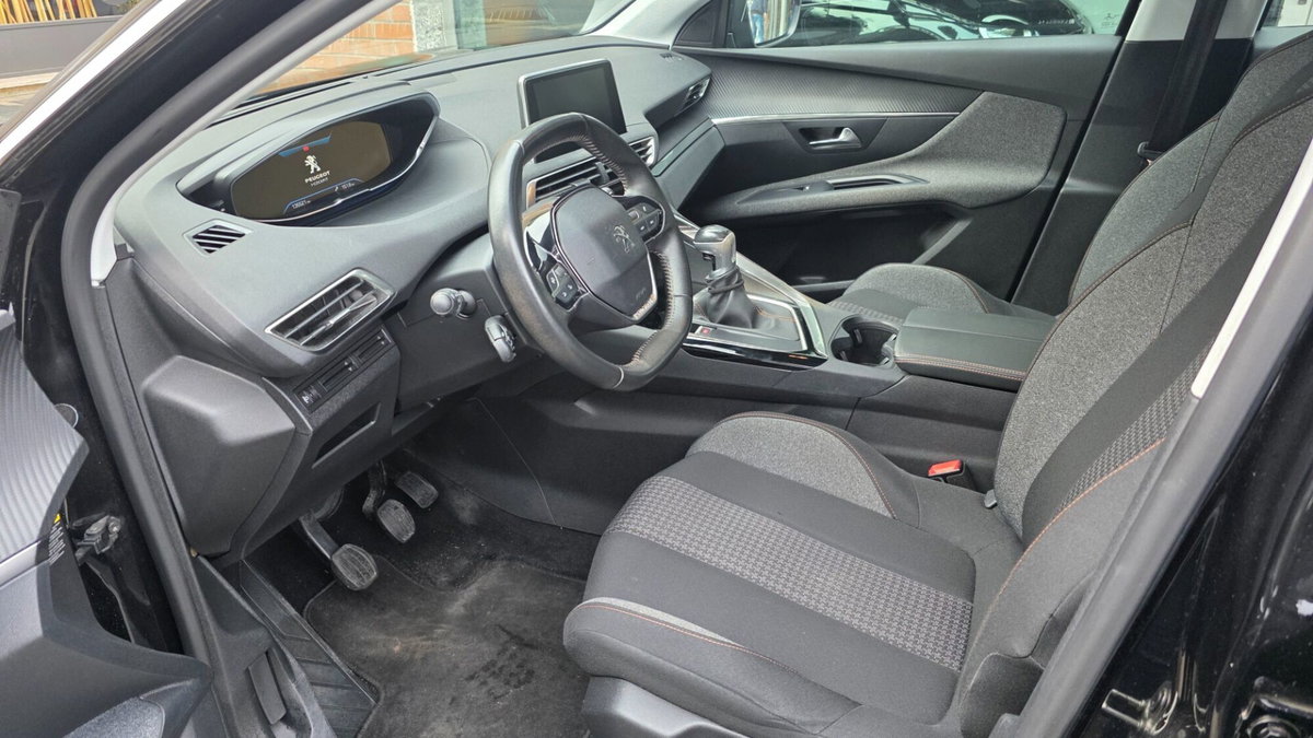Peugeot 3008 BlueHDi 130 S&S Business (8)