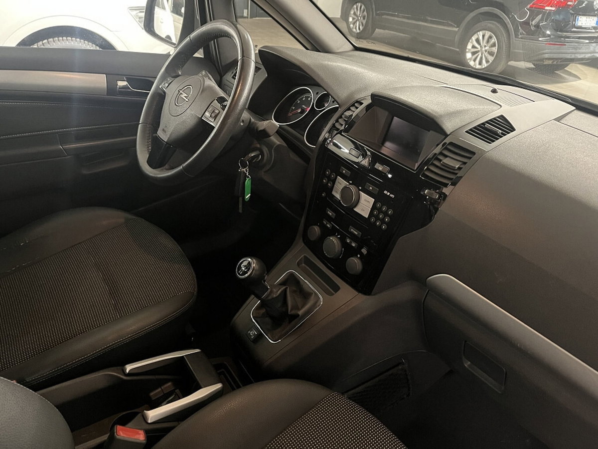 Opel Zafira 1.8 16V VVT Edition (9)