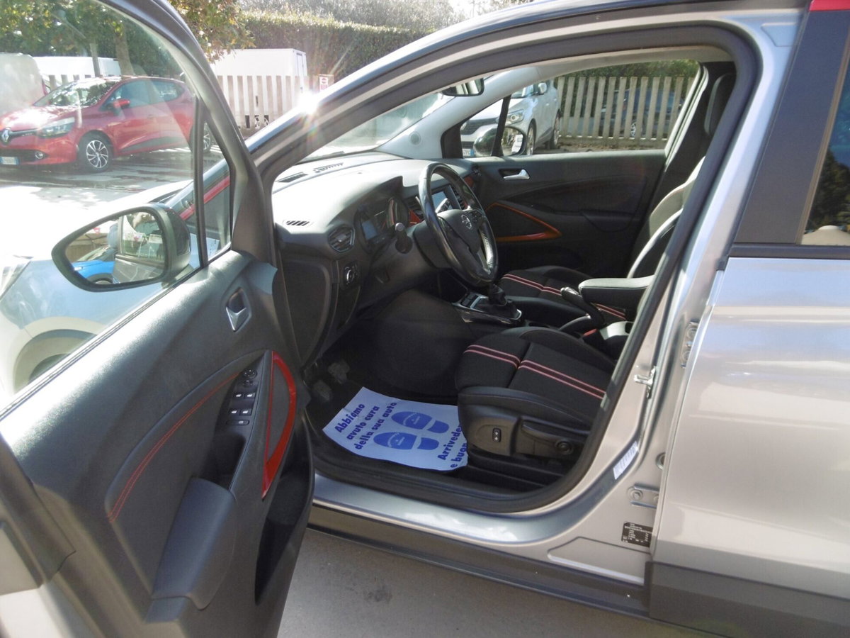 Opel Crossland 1.5 ECOTEC D 110 CV Start&Stop GS Line (9)