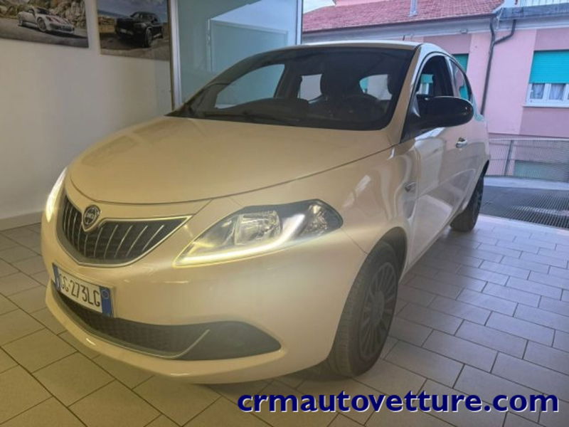 Lancia Ypsilon 1.0 FireFly 5 porte S&S Hybrid Ecochic Silver