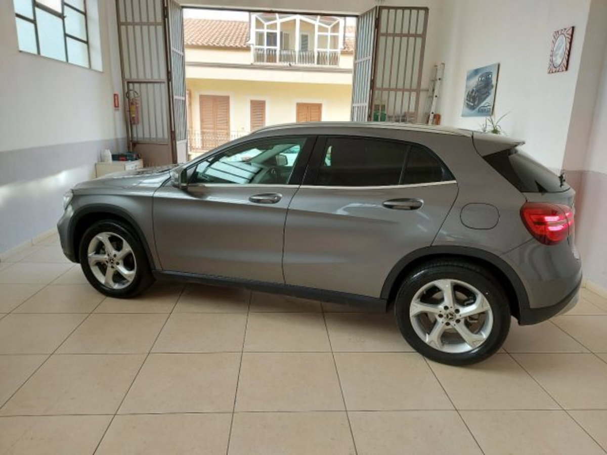 Mercedes-Benz GLA SUV 200 d Automatic Sport (3)