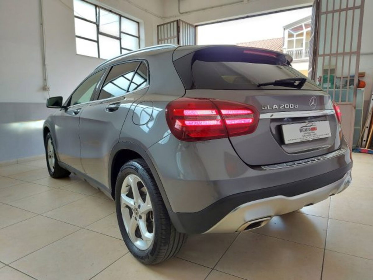 Mercedes-Benz GLA SUV 200 d Automatic Sport (4)