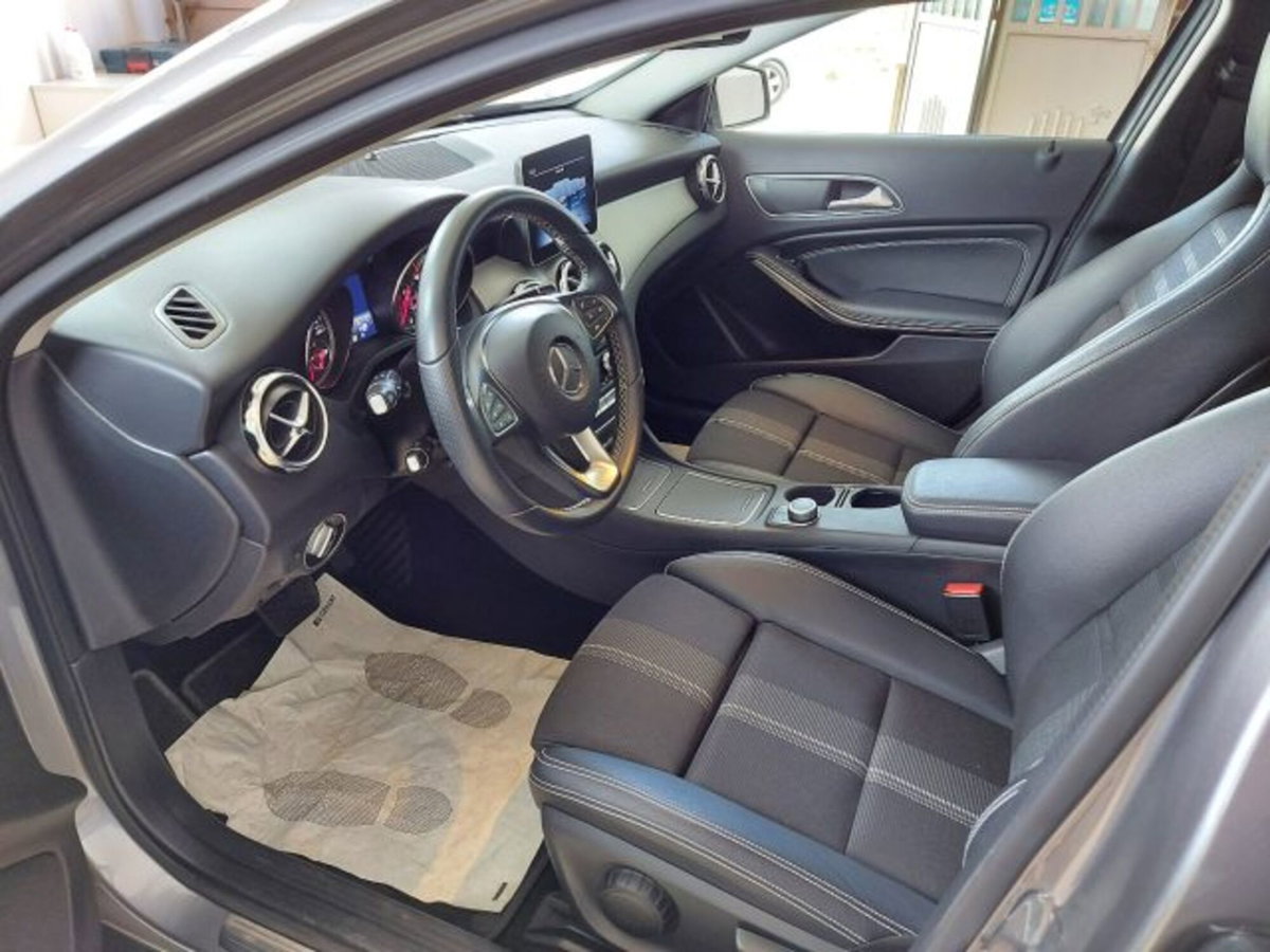 Mercedes-Benz GLA SUV 200 d Automatic Sport (5)