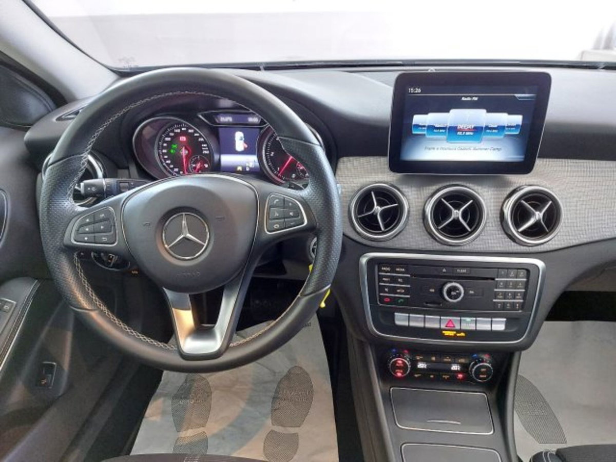 Mercedes-Benz GLA SUV 200 d Automatic Sport (7)