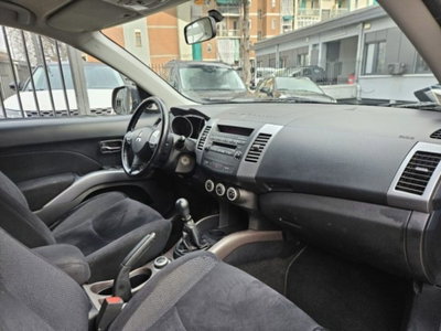 Mitsubishi Outlander 2.0 DI-D Instyle 7 p.ti DPF (11)