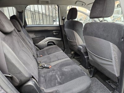 Mitsubishi Outlander 2.0 DI-D Instyle 7 p.ti DPF (13)