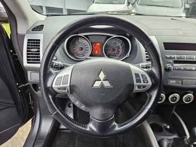 Mitsubishi Outlander 2.0 DI-D Instyle 7 p.ti DPF (15)