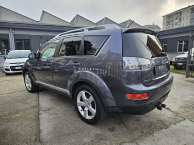 Mitsubishi Outlander 2.0 DI-D Instyle 7 p.ti DPF (6)