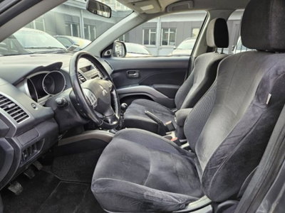 Mitsubishi Outlander 2.0 DI-D Instyle 7 p.ti DPF (7)