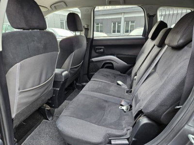 Mitsubishi Outlander 2.0 DI-D Instyle 7 p.ti DPF (9)