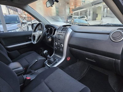 Suzuki Grand Vitara 1.9 DDiS 5 porte Crossover (11)