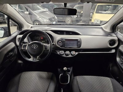 Toyota Yaris 1.D-4D 5 porte (10)