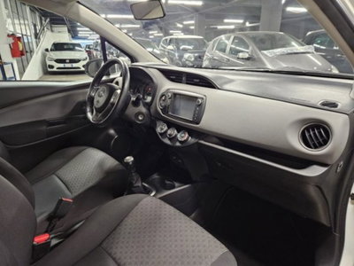 Toyota Yaris 1.D-4D 5 porte (11)