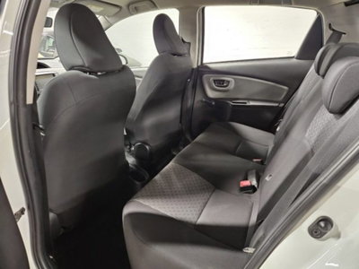 Toyota Yaris 1.D-4D 5 porte (9)