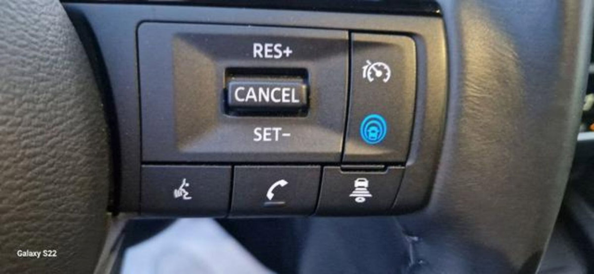 Nissan Qashqai 1.3 mhev N-Connecta 2wd 140cv (14)