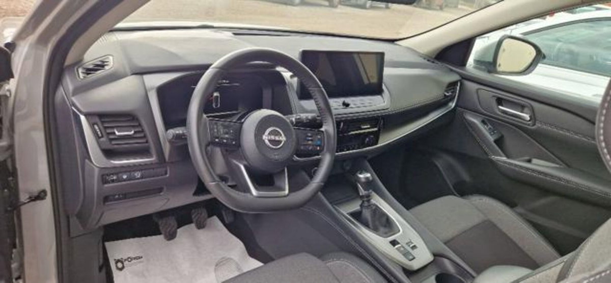 Nissan Qashqai 1.3 mhev N-Connecta 2wd 140cv (18)