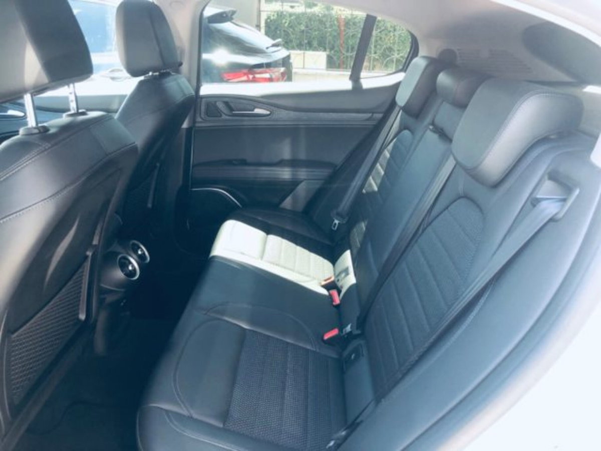 Alfa Romeo Stelvio Stelvio 2.2 Turbodiesel 190 CV AT8 Q4 Super Business (12)