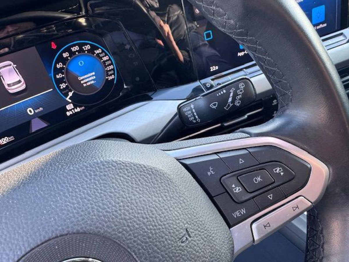 Volkswagen Golf 2.0 TDI SCR Life (11)