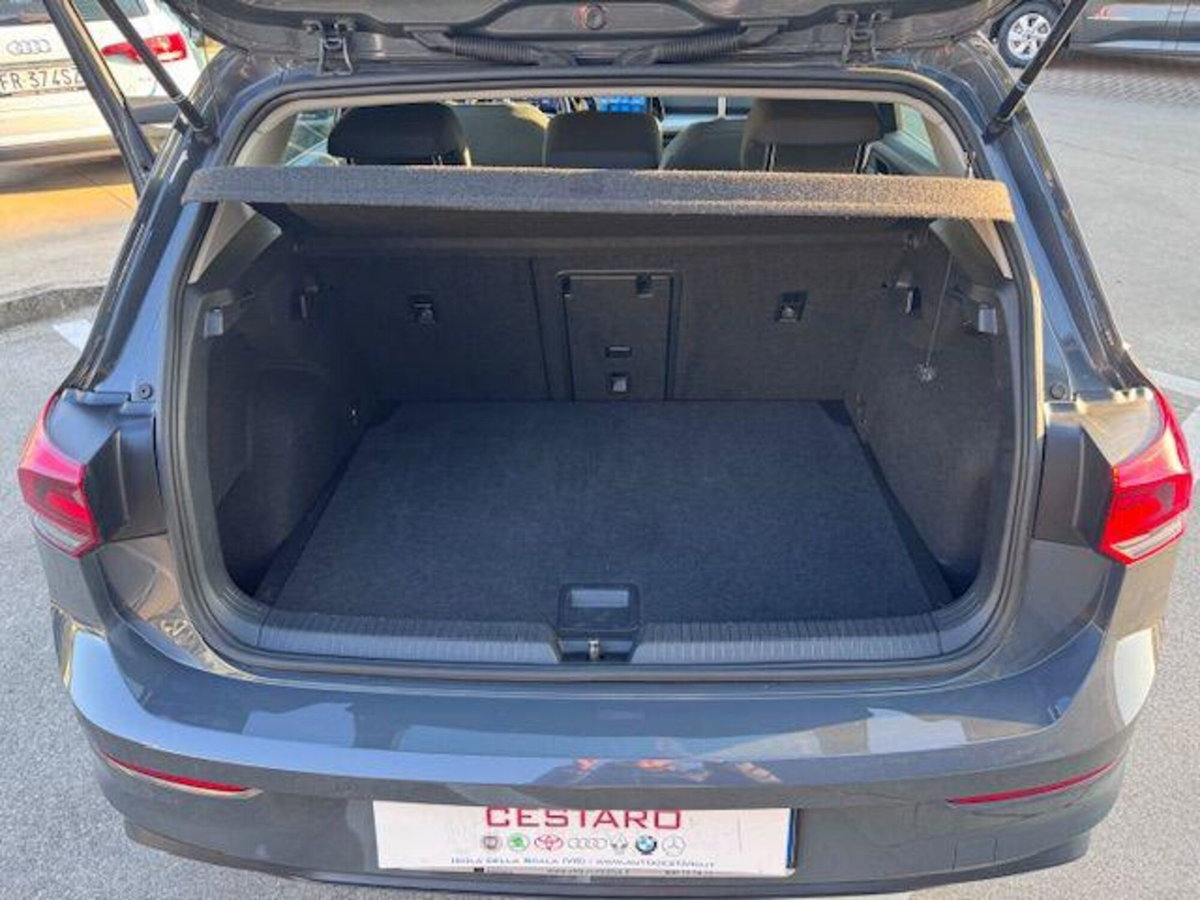 Volkswagen Golf 2.0 TDI SCR Life (18)
