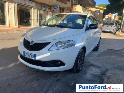 Lancia Ypsilon 1.0 FireFly 5 porte S&S Hybrid Gold Plus usata