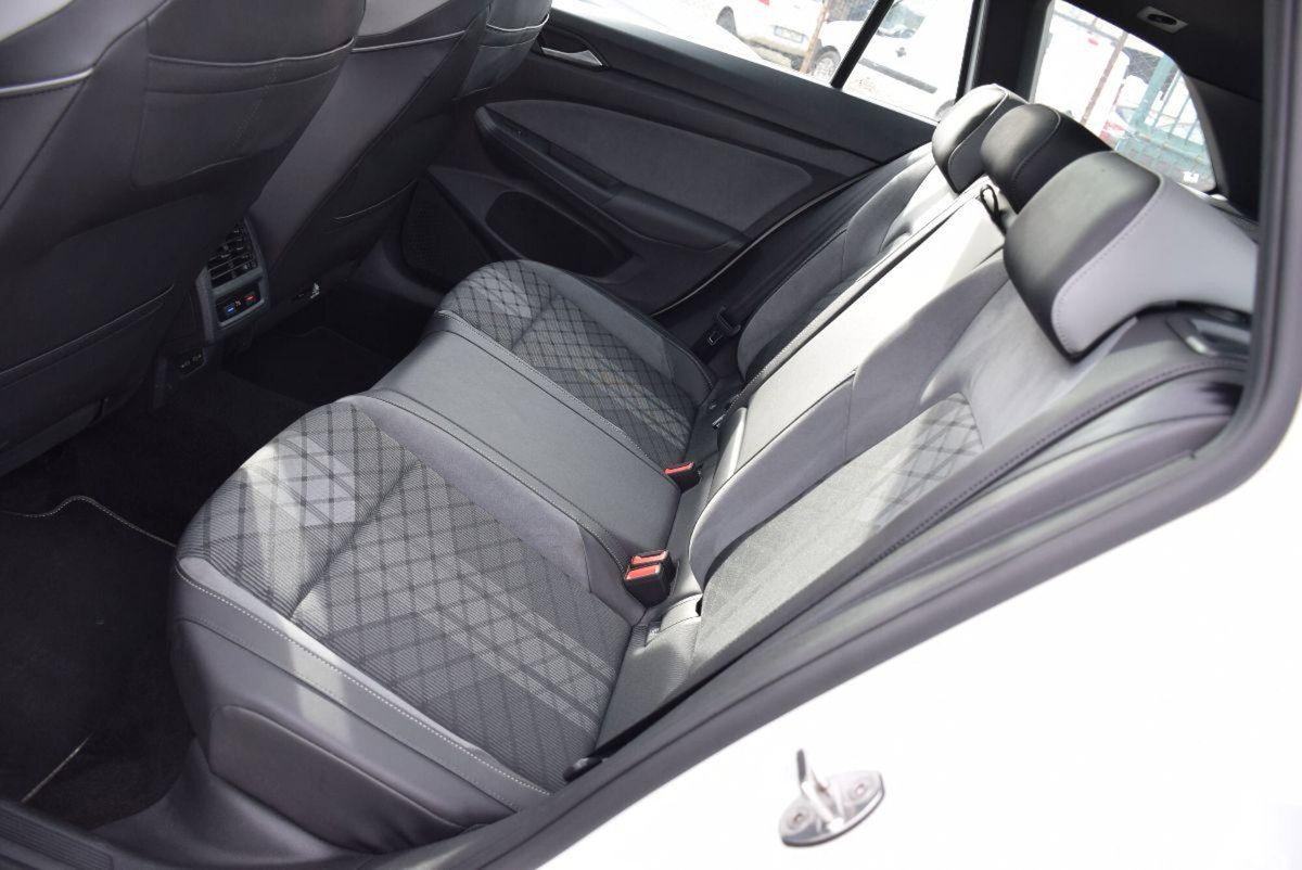 Volkswagen Golf Variant 2.0 TDI 150 CV DSG SCR 4Motion R-Line (10)