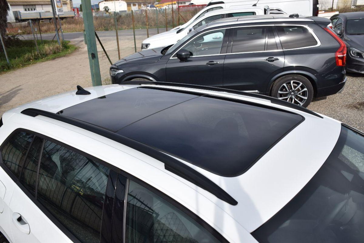 Volkswagen Golf Variant 2.0 TDI 150 CV DSG SCR 4Motion R-Line (17)