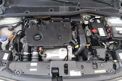 Peugeot 208 BlueHDi 100 Stop&Start 5 porte Active (20)
