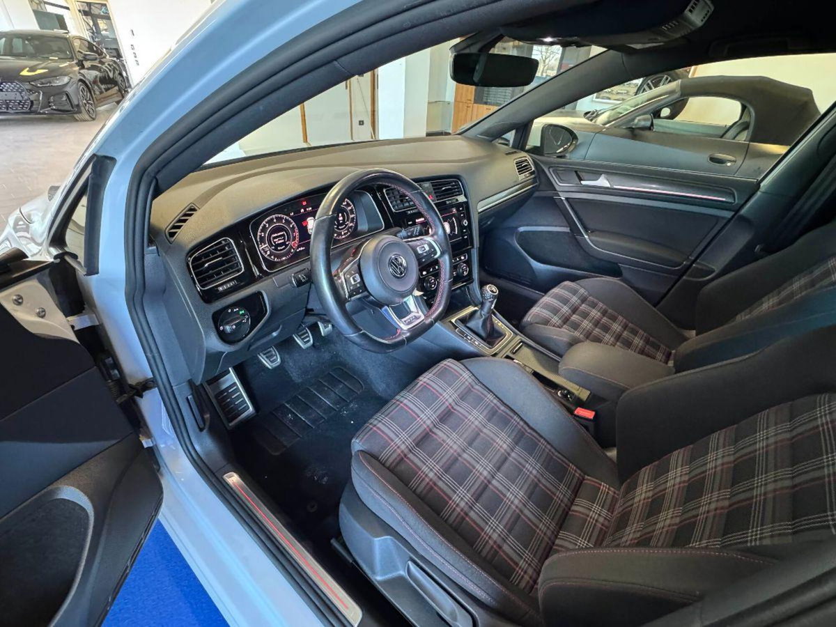 Volkswagen Golf GTI Performance 2.0 245 CV TSI 5p. BMT (9)