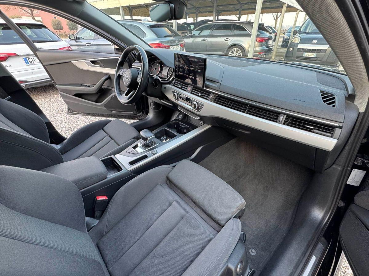Audi A4 2.0 TDI 190 CV S tronic S line edition (11)