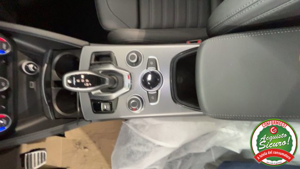 Alfa Romeo Stelvio Stelvio 2.2 Turbodiesel 210 CV AT8 Q4 Veloce (11)