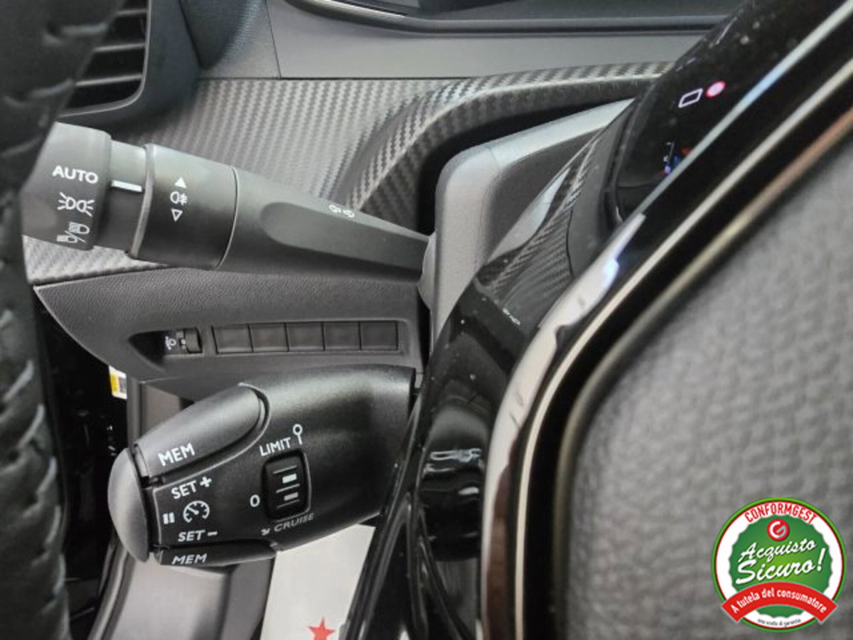 Peugeot 2008 PureTech 100 S&S Allure (15)