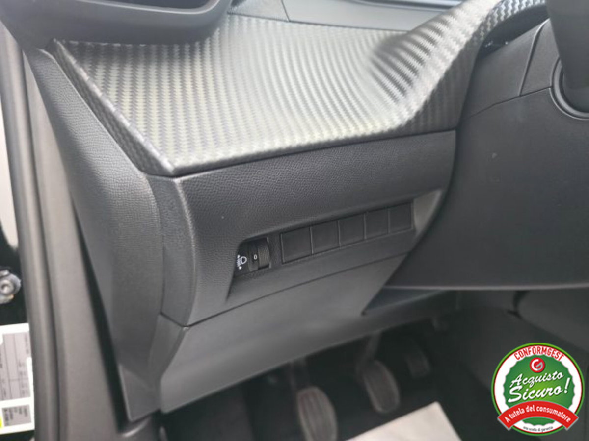 Peugeot 2008 PureTech 100 S&S Allure (18)