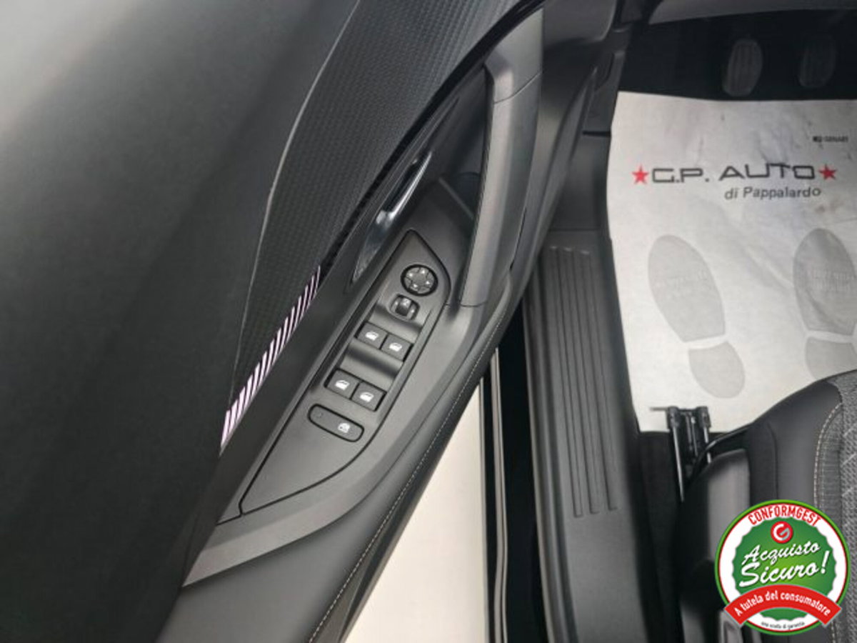 Peugeot 2008 PureTech 100 S&S Allure (19)