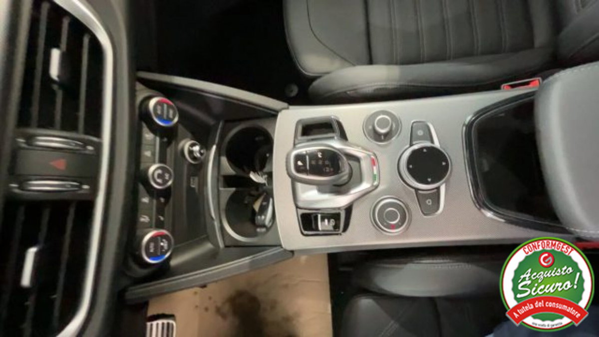 Alfa Romeo Stelvio Stelvio 2.2 Turbodiesel 210 CV AT8 Q4 Veloce (13)