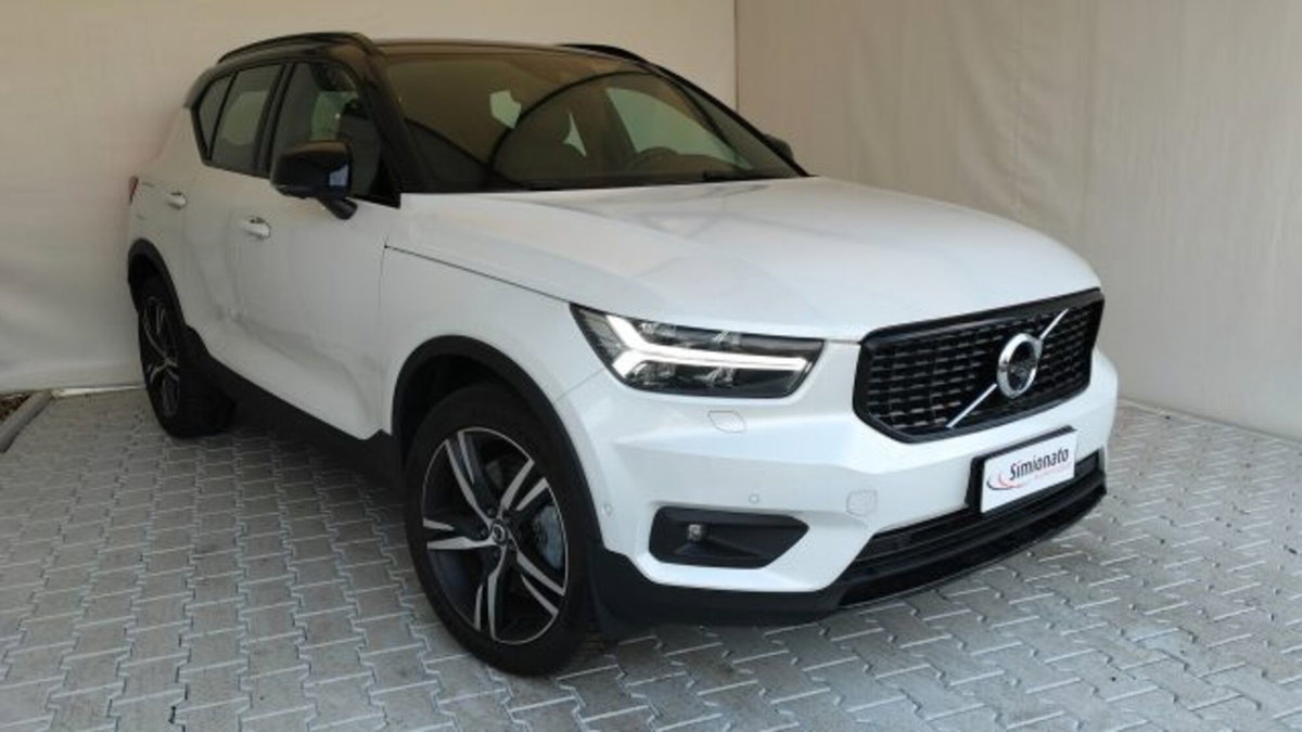 Volvo XC40 T5 Recharge Plug-in Hybrid R-design (3)